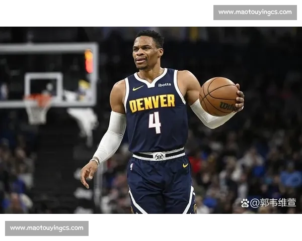 还能蹦！威少篮板直杀篮下造犯规